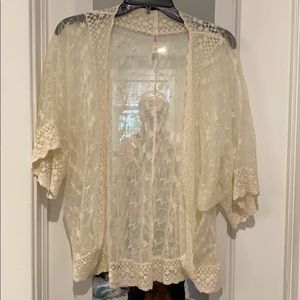 Xhilaration white kimono